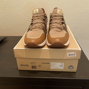 Michael Kors platform tan shoes size 8.5